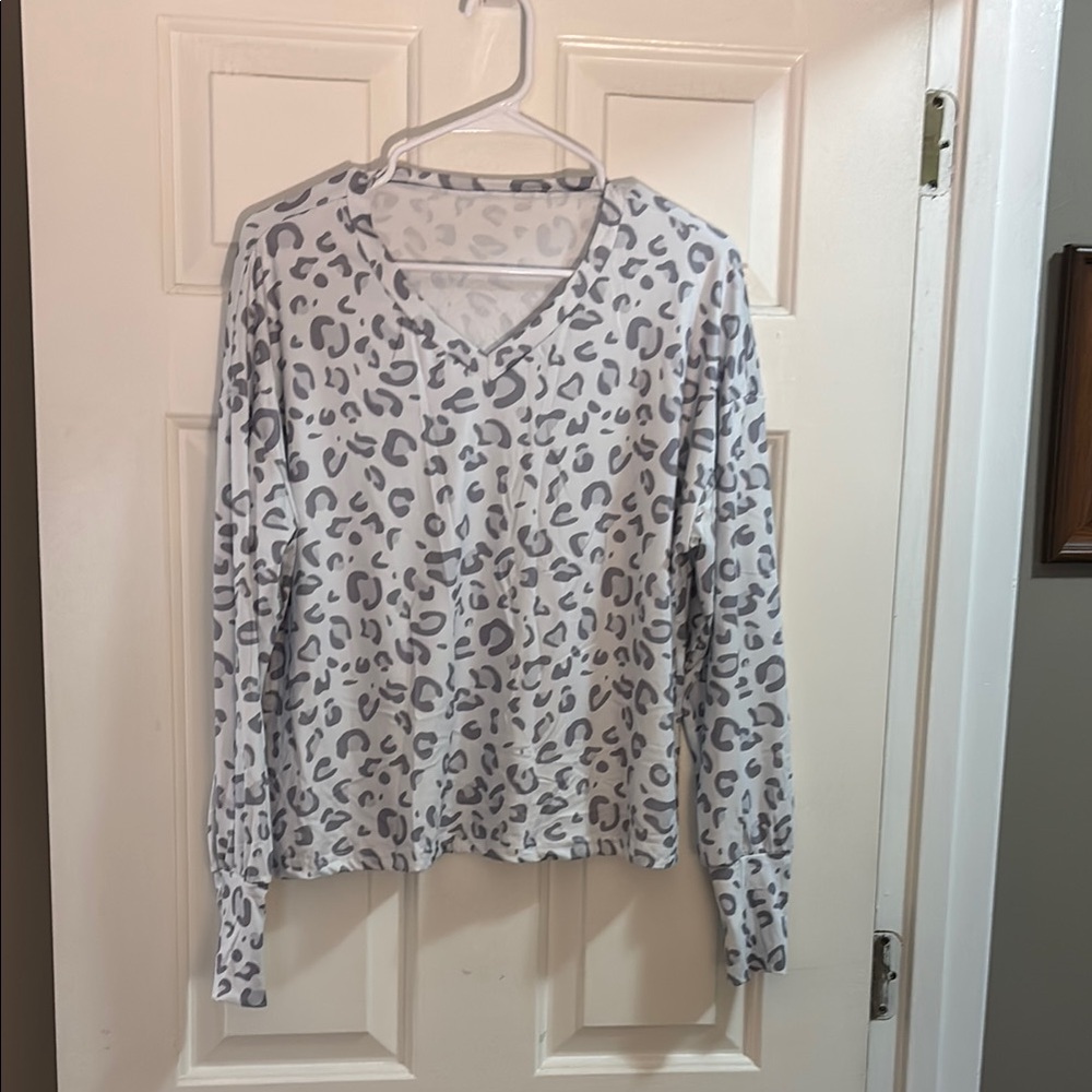 SHEIN Gray Leopard Print Pajama Top